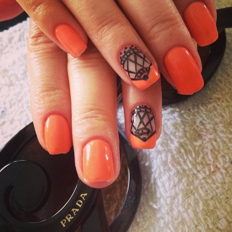 Unhas com design em preto!