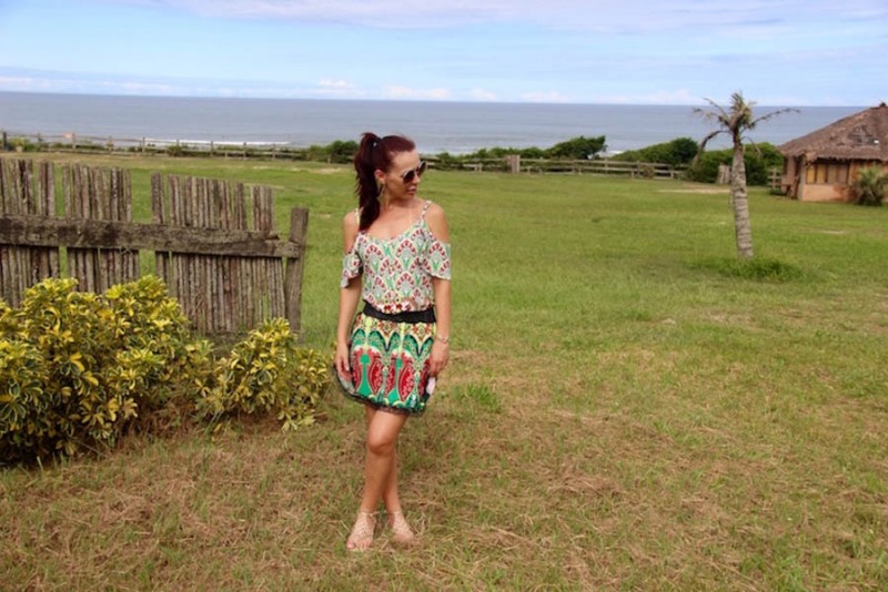 Vestido estampado com detalhe de renda!