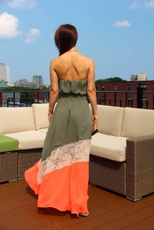 Vestido longo com detalhe de renda!